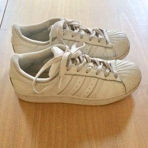 White superstar adidas